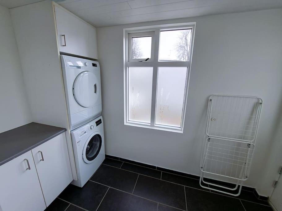 Spacious Apartment -Top Location Akureyri Esterno foto